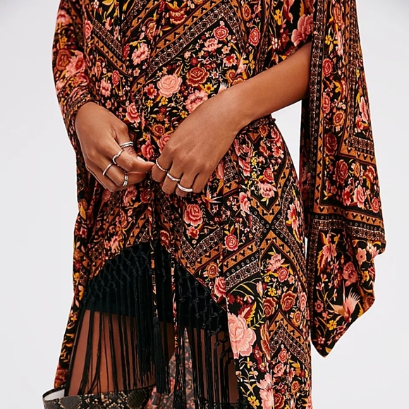 Spell designs x free people babushka kimono amber OS black robe exclusive FP HTF - Picture 14 of 16